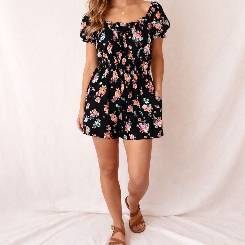 Jolt Women's Large Black Floral Romper Boho Puff Sleeve Cottagecore Summer